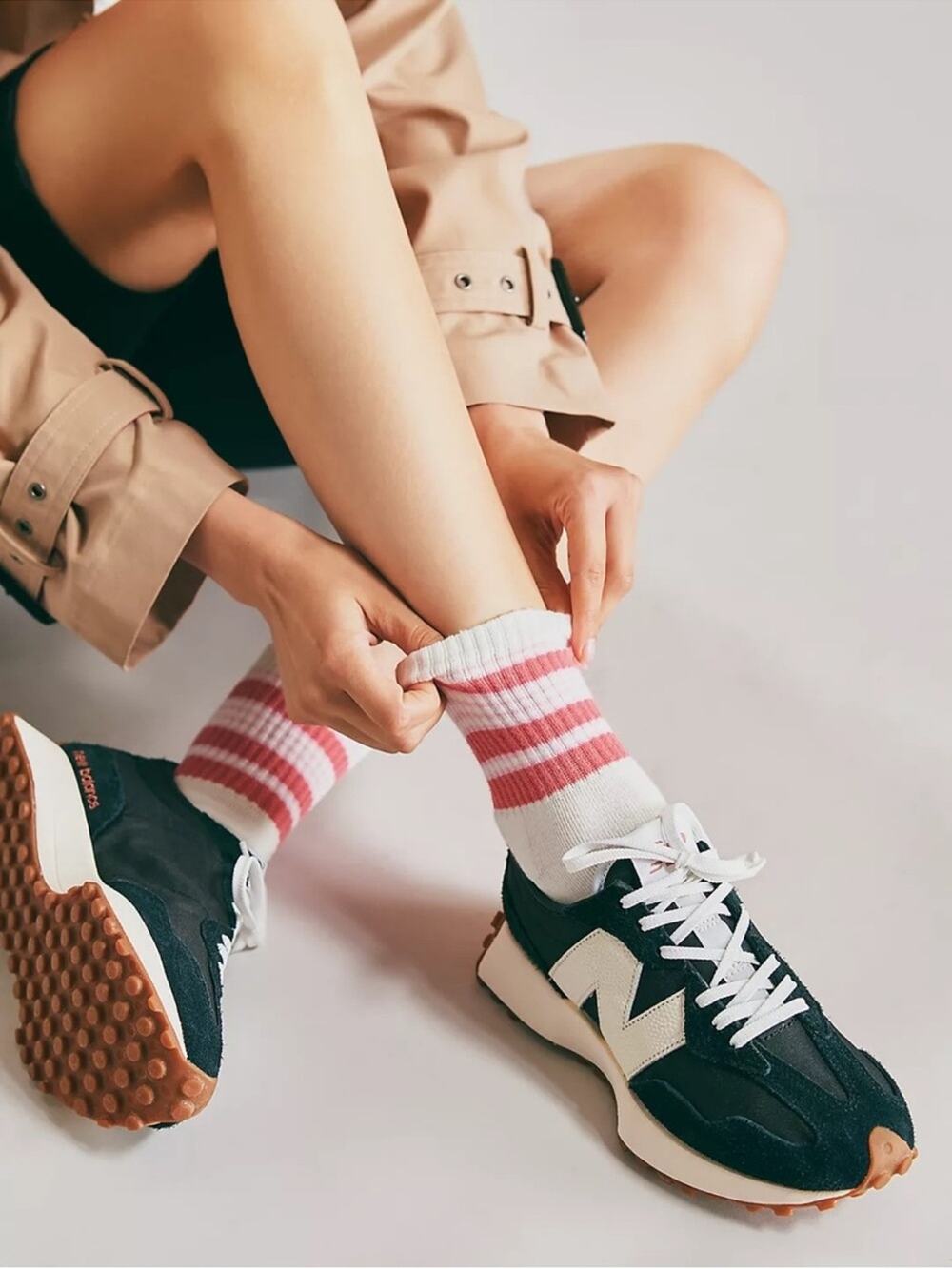 New Balance 327 Sneakers Black/White